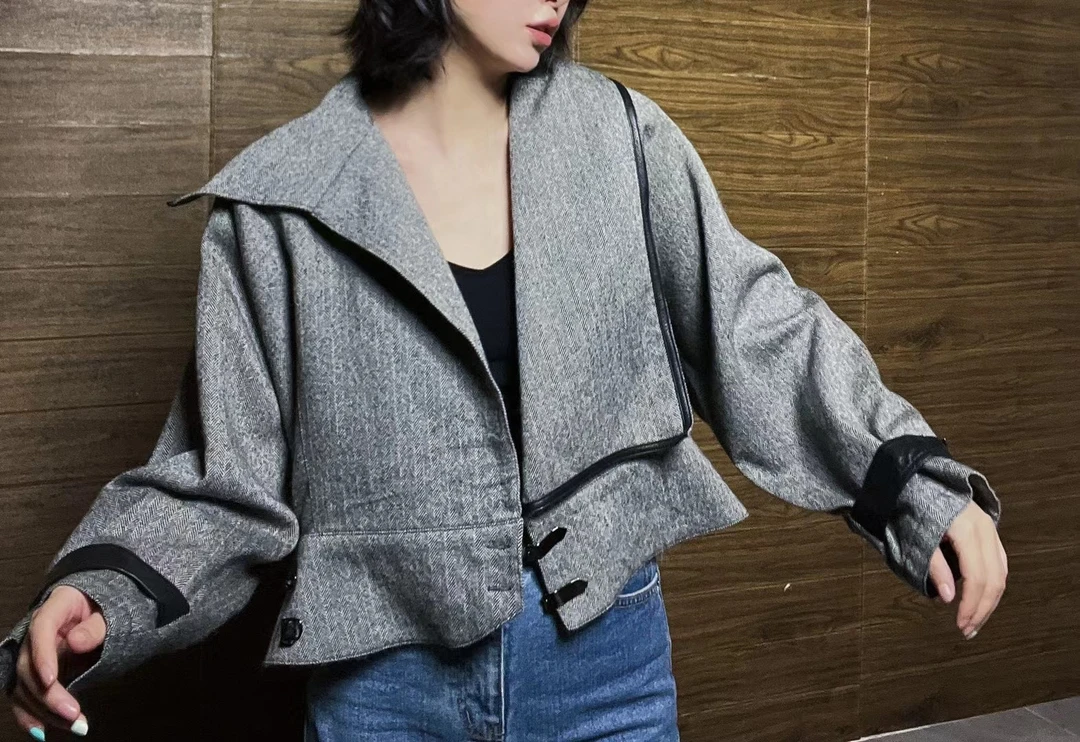 95新  路易斯花娃/浅灰色夹克