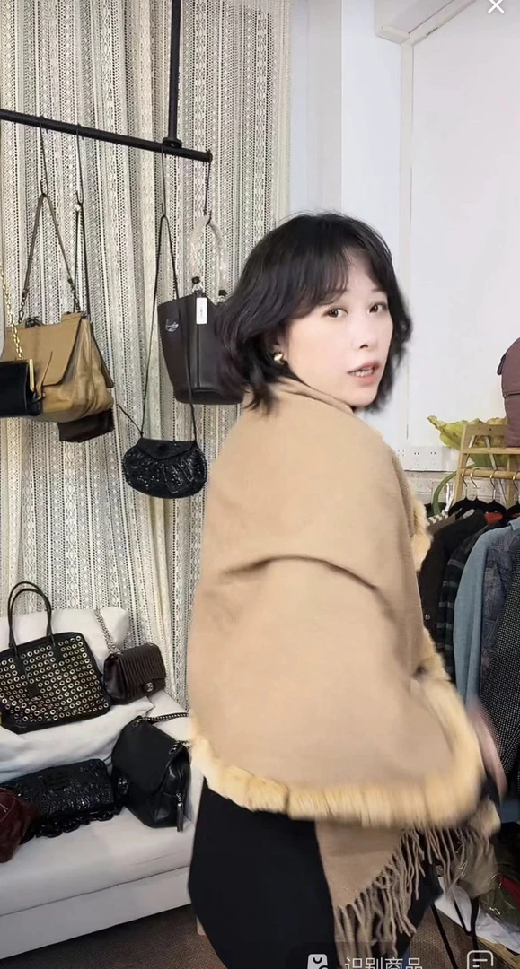 95新  卡其色披肩款特价围巾