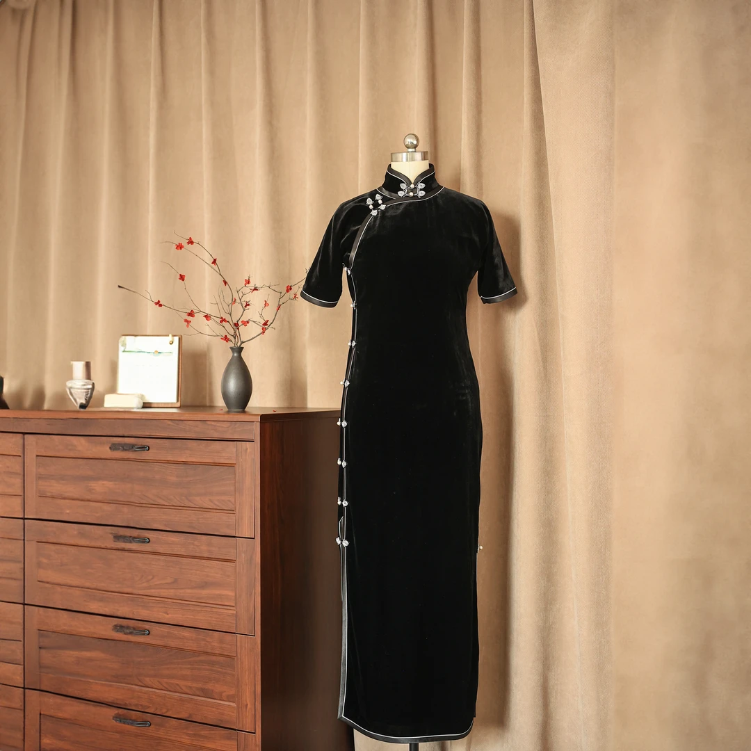 肆时花「夜澜琼珠」珍珠花扣真丝绒古法手工旗袍-133