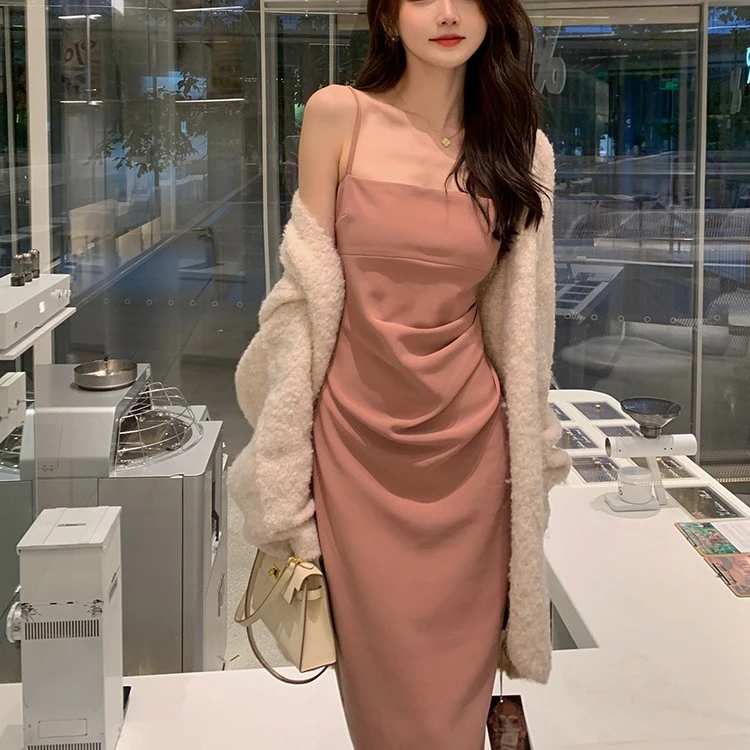 粉色吊带连衣裙长短款2023新款春夏秋显瘦减龄褶皱开叉打底裙百搭