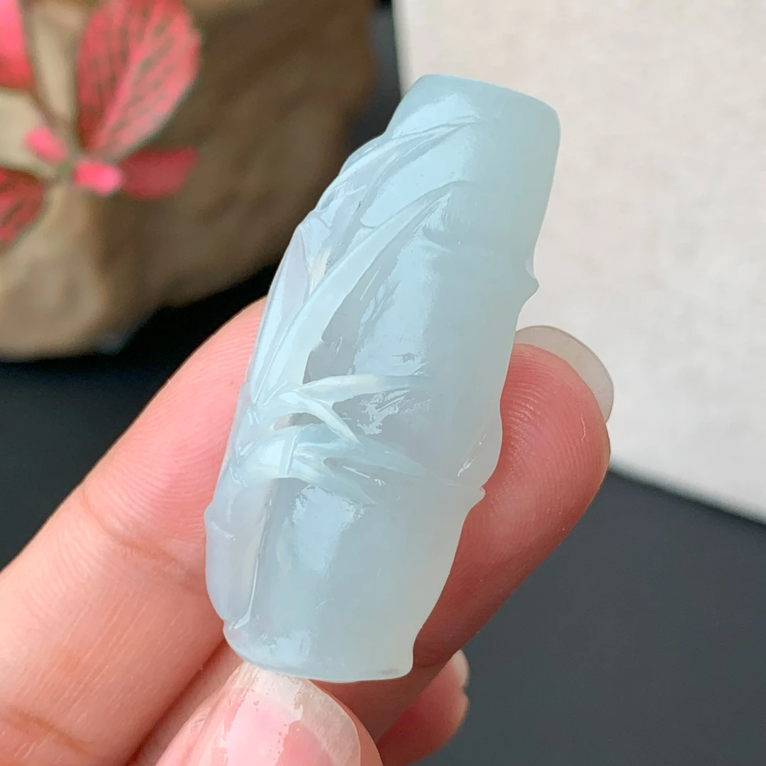 【自然光实拍】清澈 天然翡翠A货冰胶圆润竹节吊坠 定制毛货未抛光