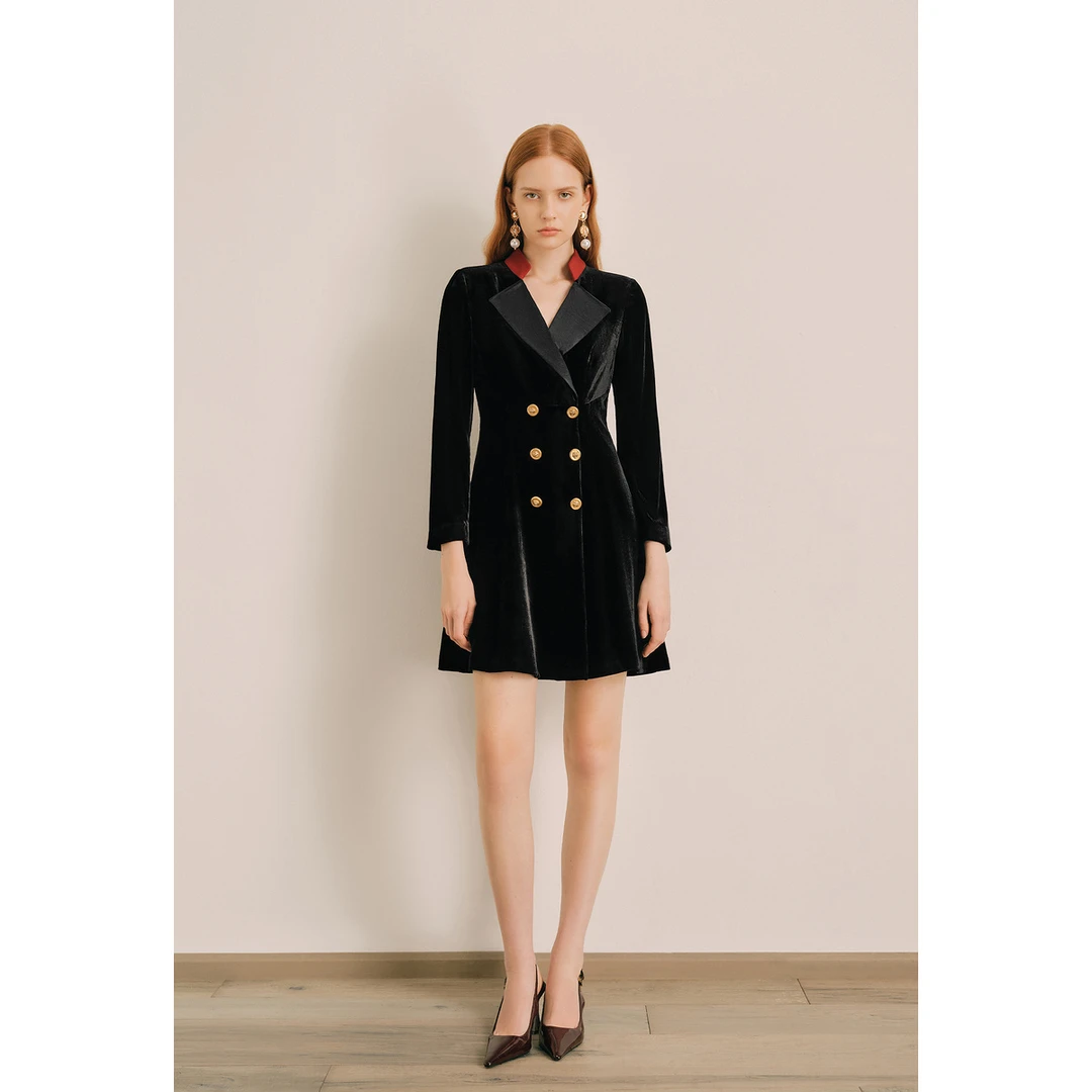 OBBLIGATO奥丽嘉朵2024撞翻领双排扣丝绒连衣裙1C64505330