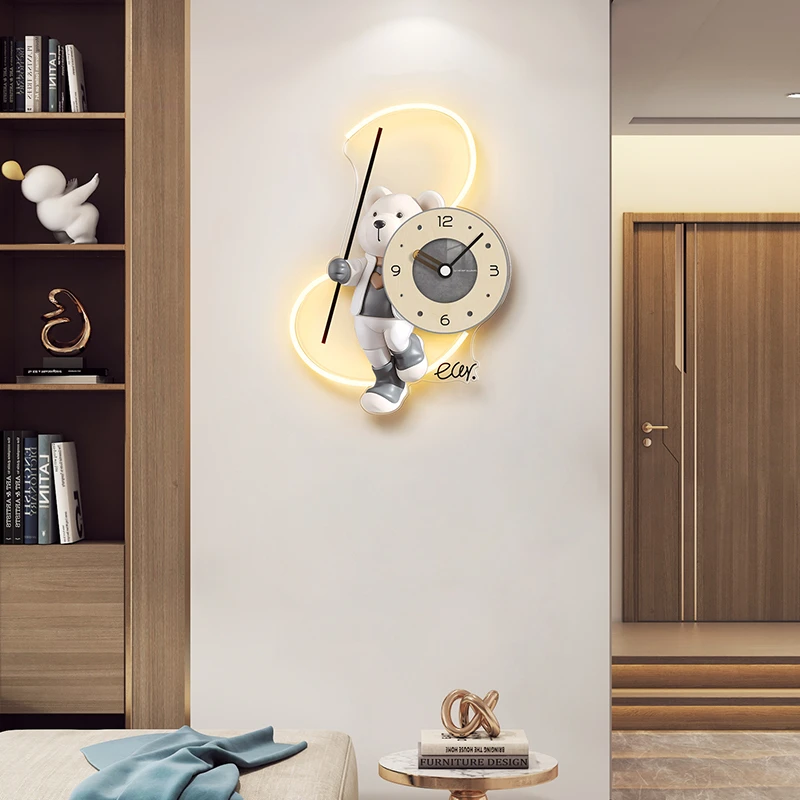 奶熊钟表挂钟客厅2023新款简约现代餐厅网红大气创意时钟壁灯挂墙