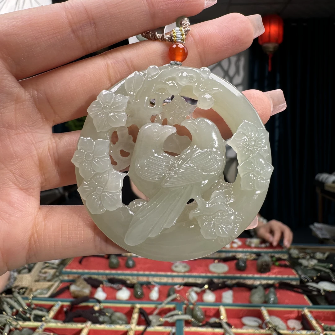 和田玉挂件冰晴水镂空喜鹊牌（55×10）