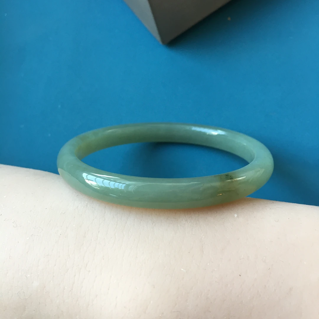 一对一过货 玉你同行 和田玉特色且末料糖青白玉手镯圈口57mm