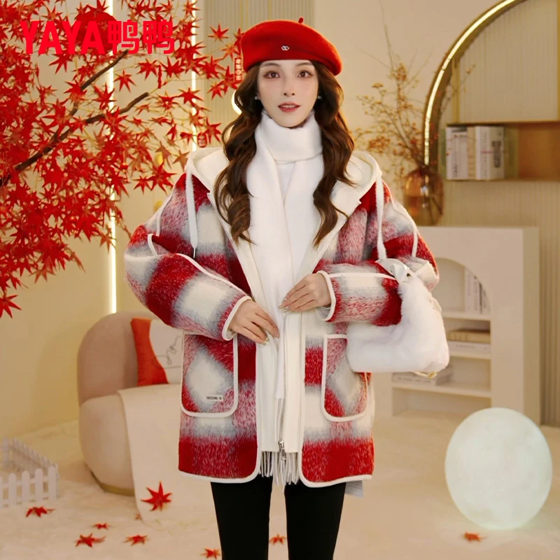 新年战袍系列鸭鸭短款羽绒服女冬季2025格子休闲保暖鸭绒连帽外套