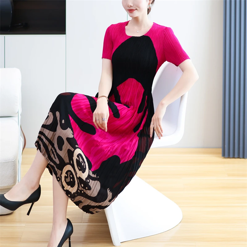 三宅褶皱连衣裙2024夏季新度假风印花大码压褶高弹力短袖百褶长裙