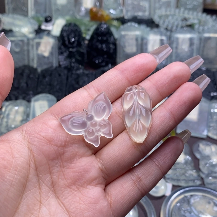 【闪购商品】蛇纹石玉颈饰未镶嵌保***哥