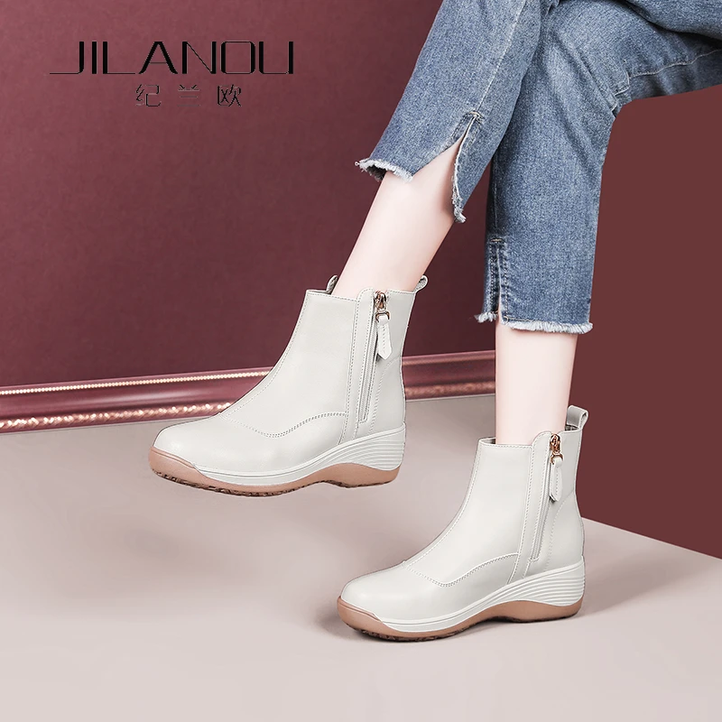 2025冬季加绒新款妈妈鞋子加厚雪地靴牛皮厚底女靴休闲真皮短靴女