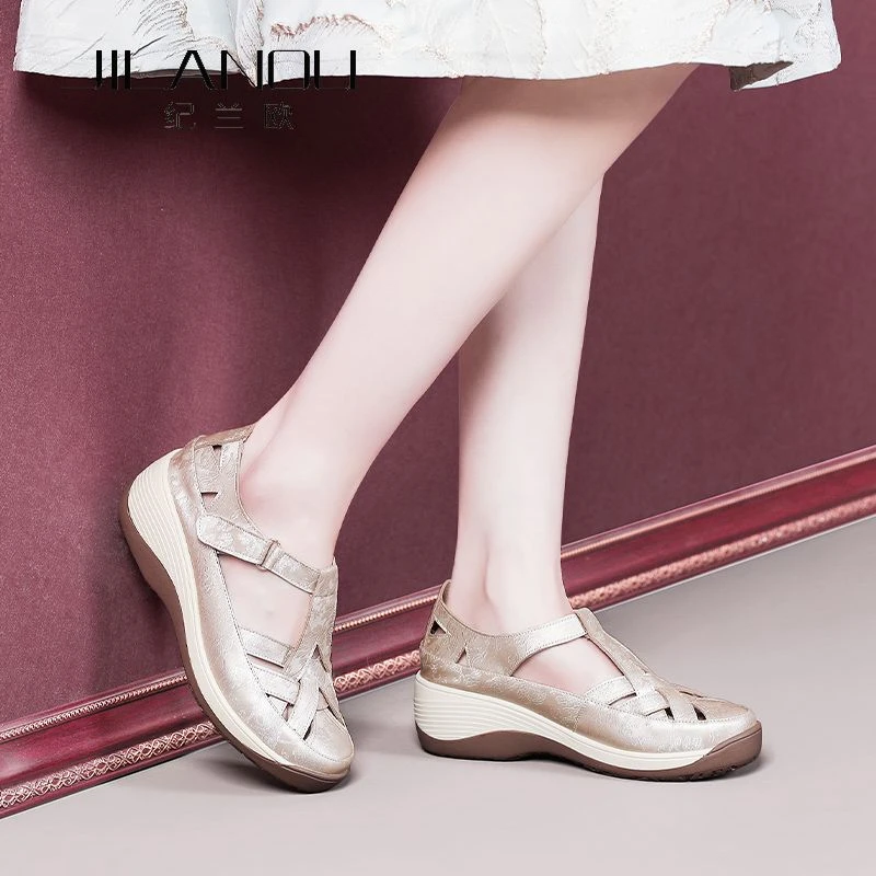 镂空坡跟女鞋软底皮鞋2025年夏季新款透气包头凉鞋国风真皮鞋子女