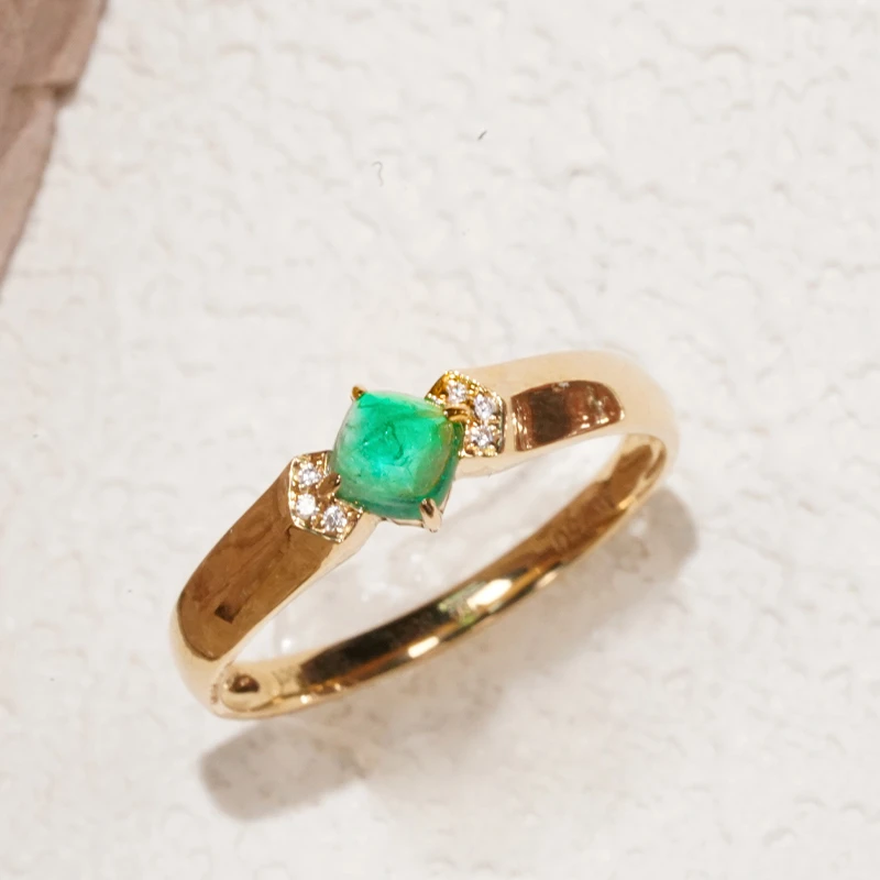 18k金祖母绿糖塔V形时尚简约戒指ZJ2