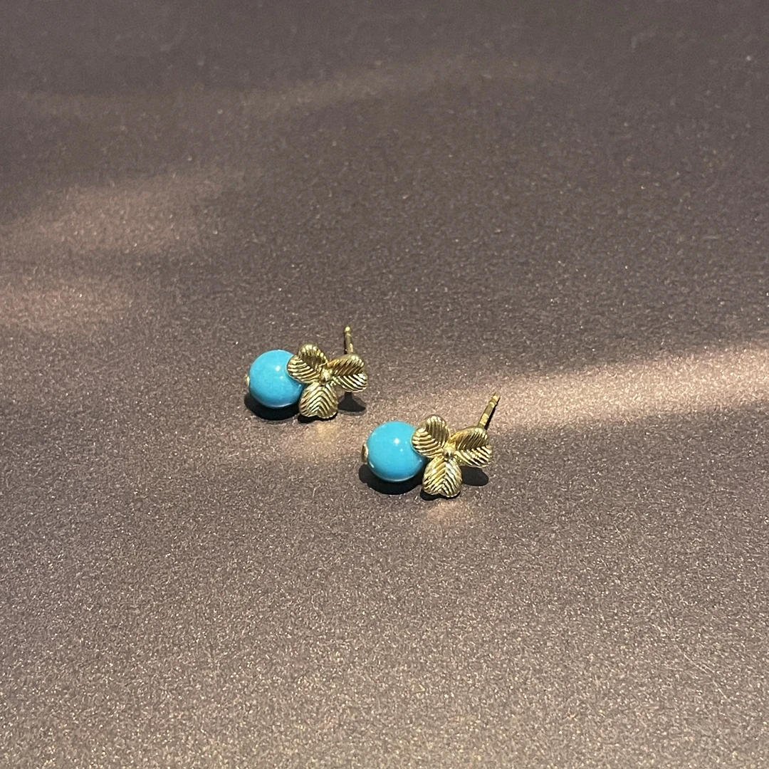 18k金三叶花绿松耳饰