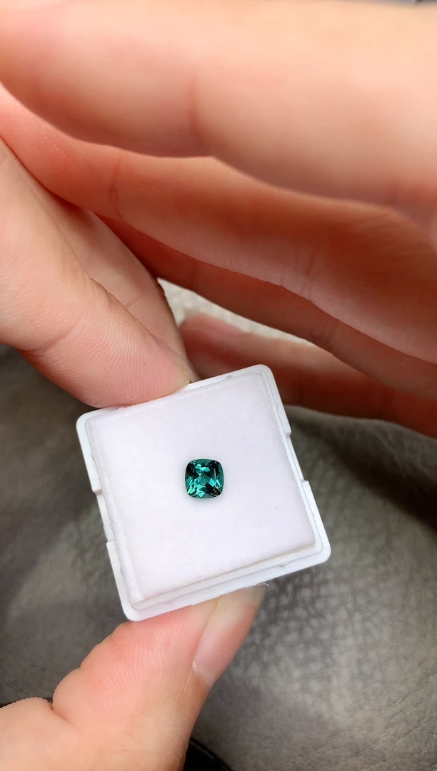 【闪购商品】碧玺裸石未镶嵌0.70ct 水鸭色 GH