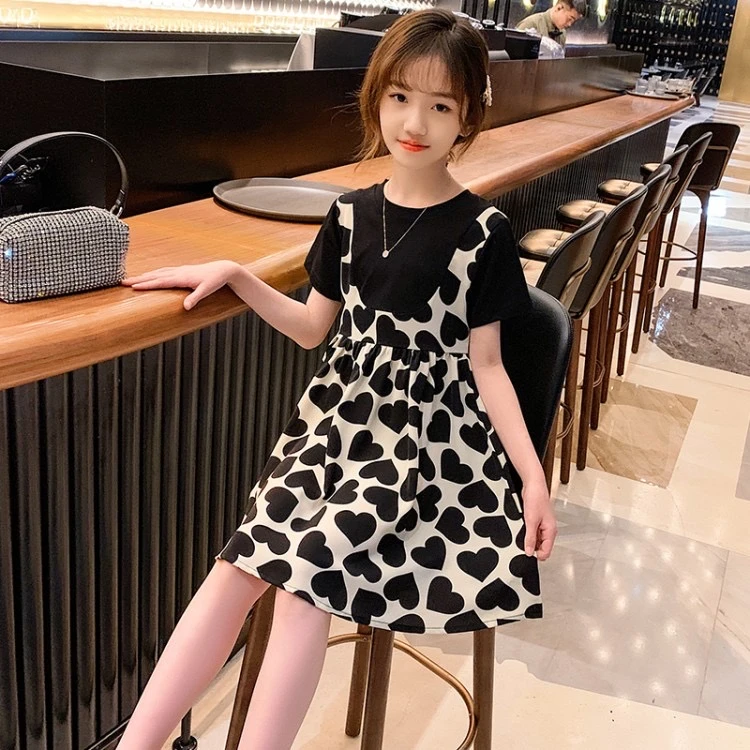 女童连衣裙时尚洋气2024新款夏装儿童时髦假两件拼接爱心连衣裙