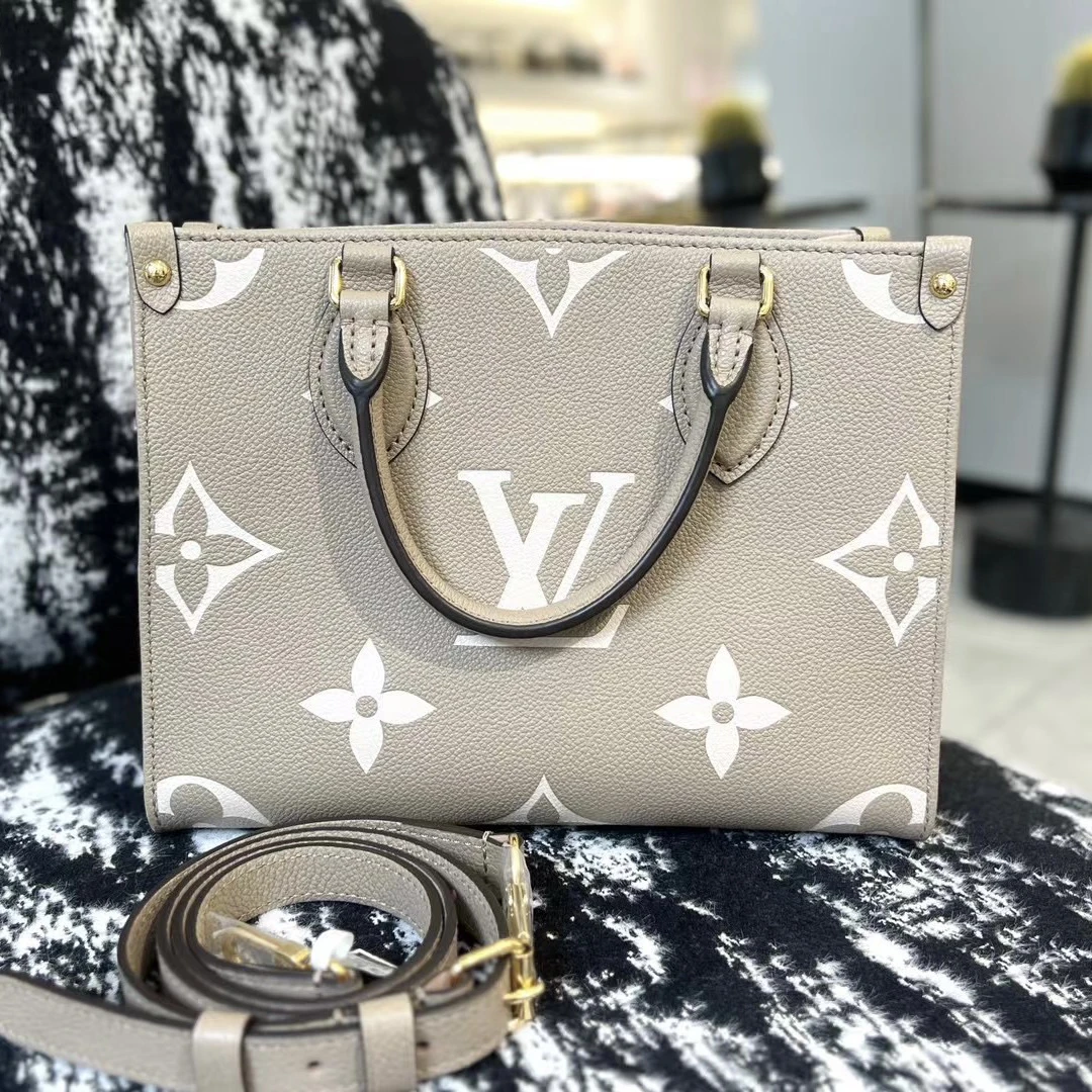 全新未使用 LouisVuitton/路易威登 On the go小号大象灰