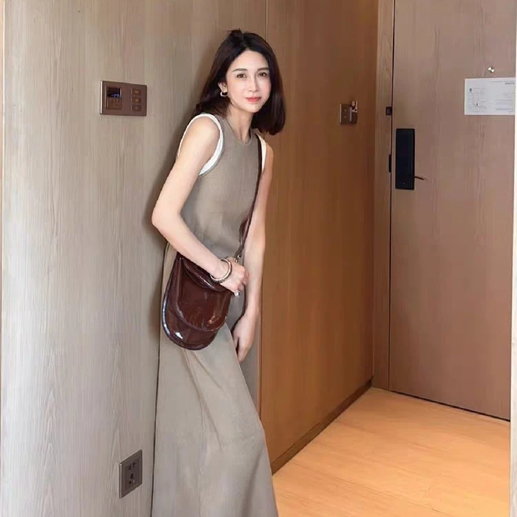 1432新款女装气质法式温柔风小众别致纯色简约挂脖长裙背心连衣裙