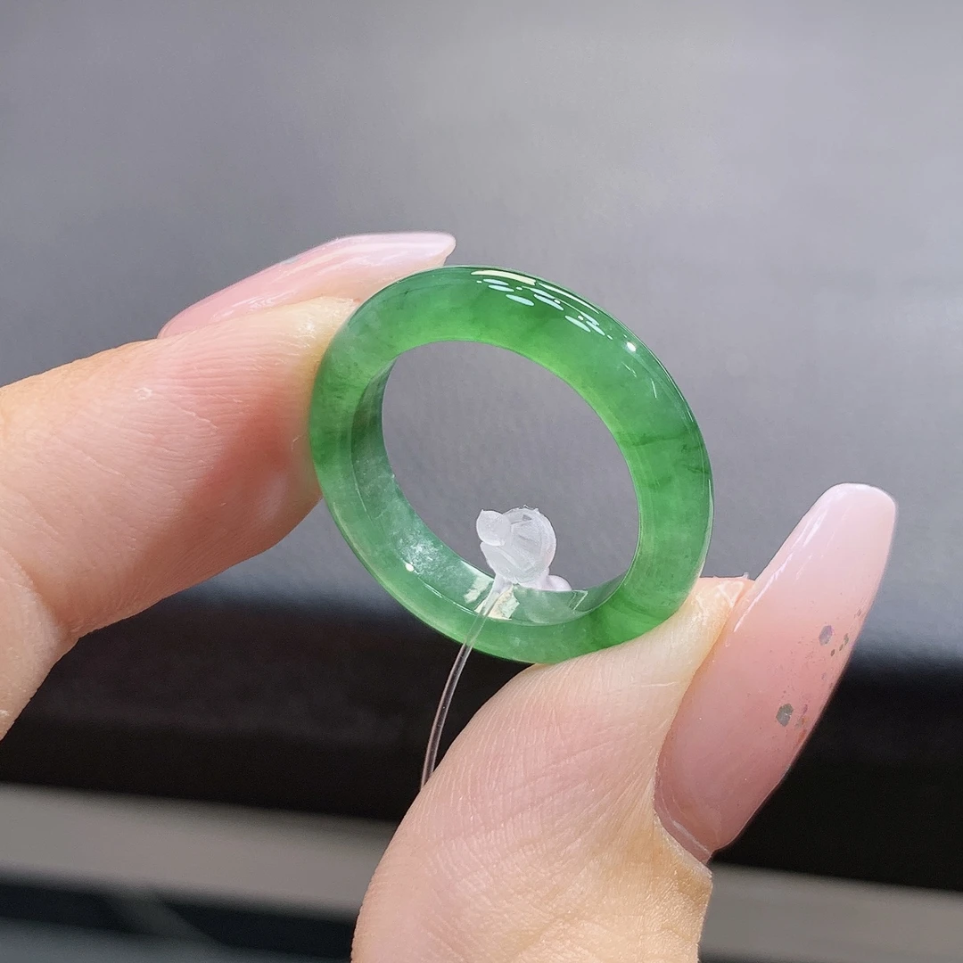 12号 满色冰种满绿带辣绿色细条翡翠戒圈 内径16.4-4.1-3.3
