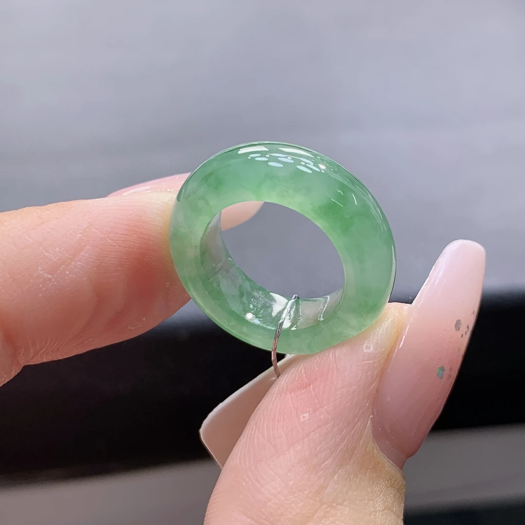 3号 小圈口芙蓉种飘绿花色尾戒翡翠戒圈  内径13.2-5.6-4
