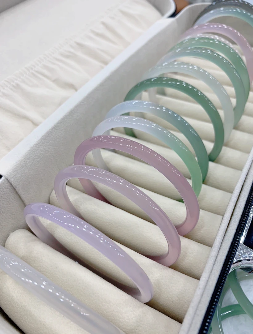 高冰透玉髓手镯6mm叮当镯（多样性发货，拍1发1）