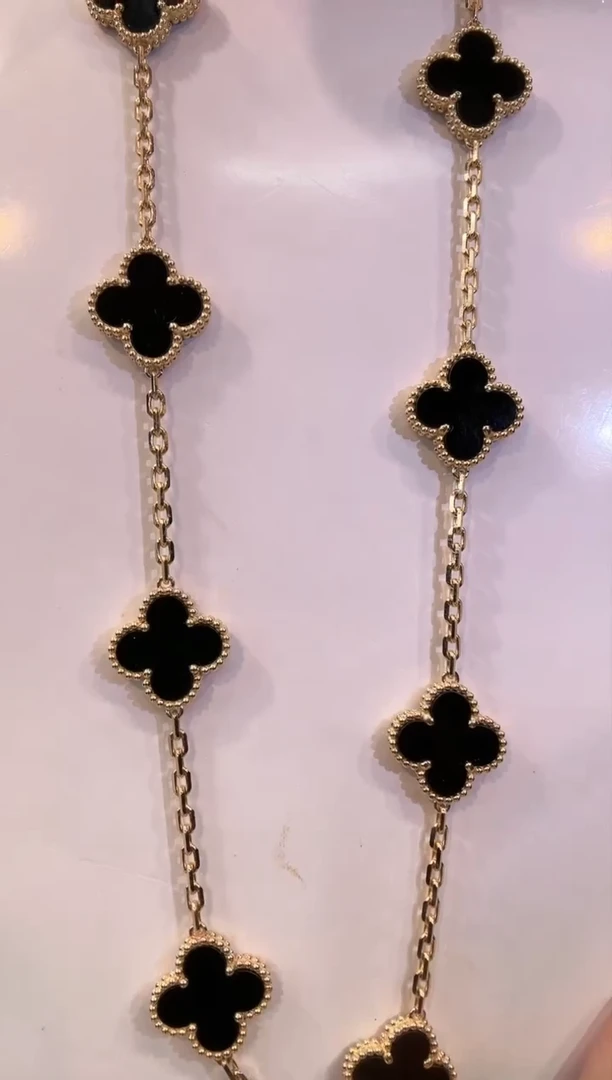 【闪购商品】玛瑙/玉髓项链18K金镶嵌黑色十花