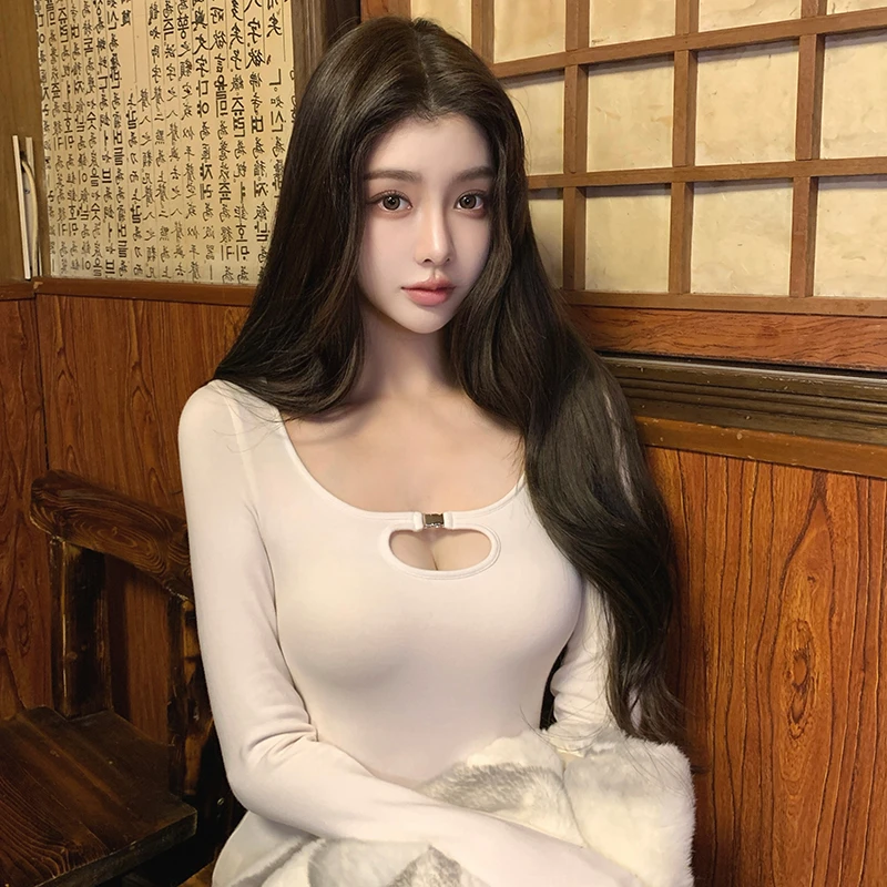 韩雨嘉米色纯欲大领口t恤女秋冬气质感高弹力修身显瘦打底衫上衣