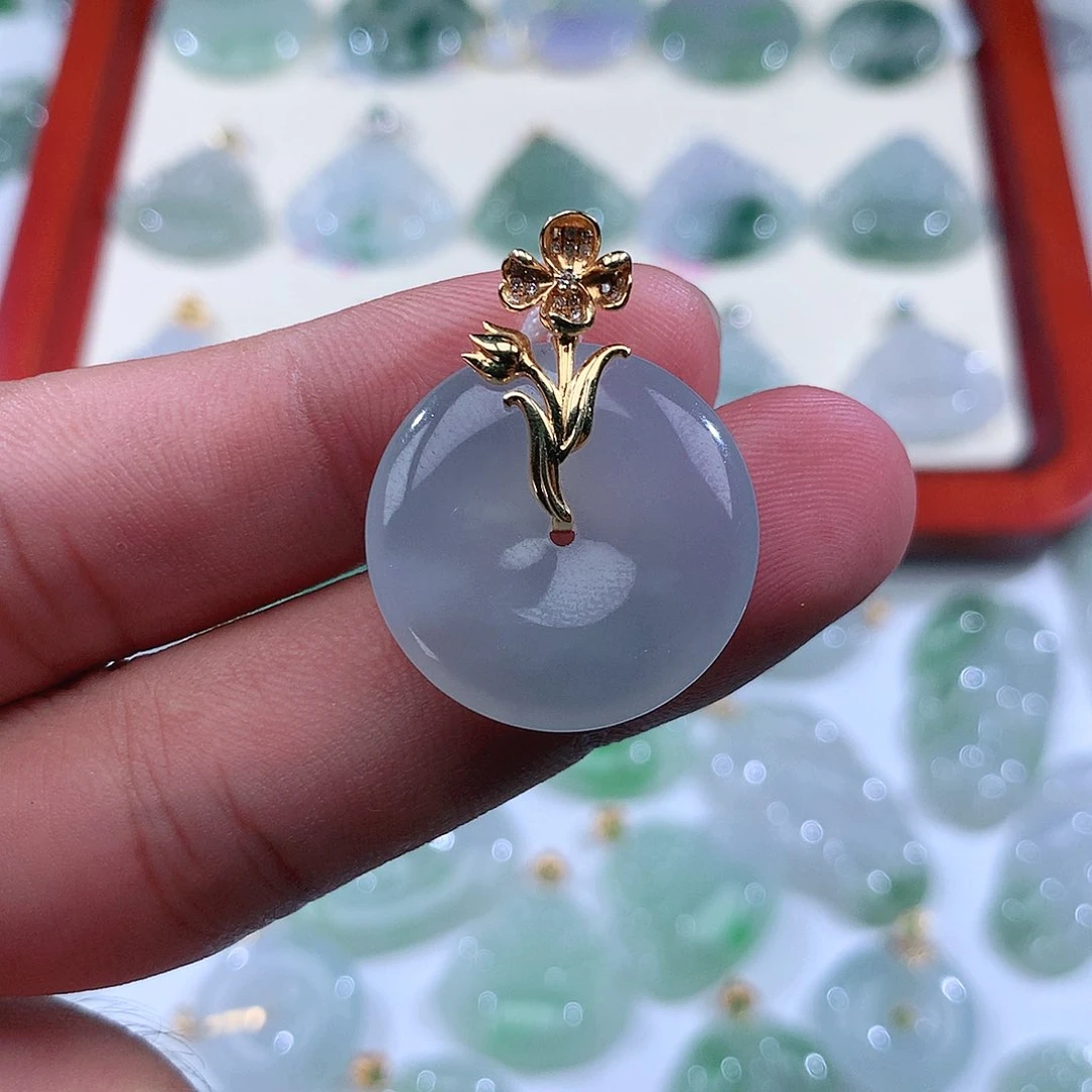 翡翠吊坠(不含链)18K金镶嵌