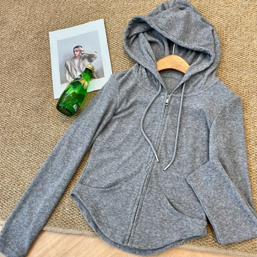 秋冬连帽外套女（扣号1102）