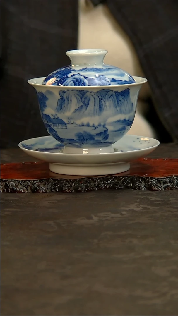 【闪购商品】青花手绘山水三才盖碗
