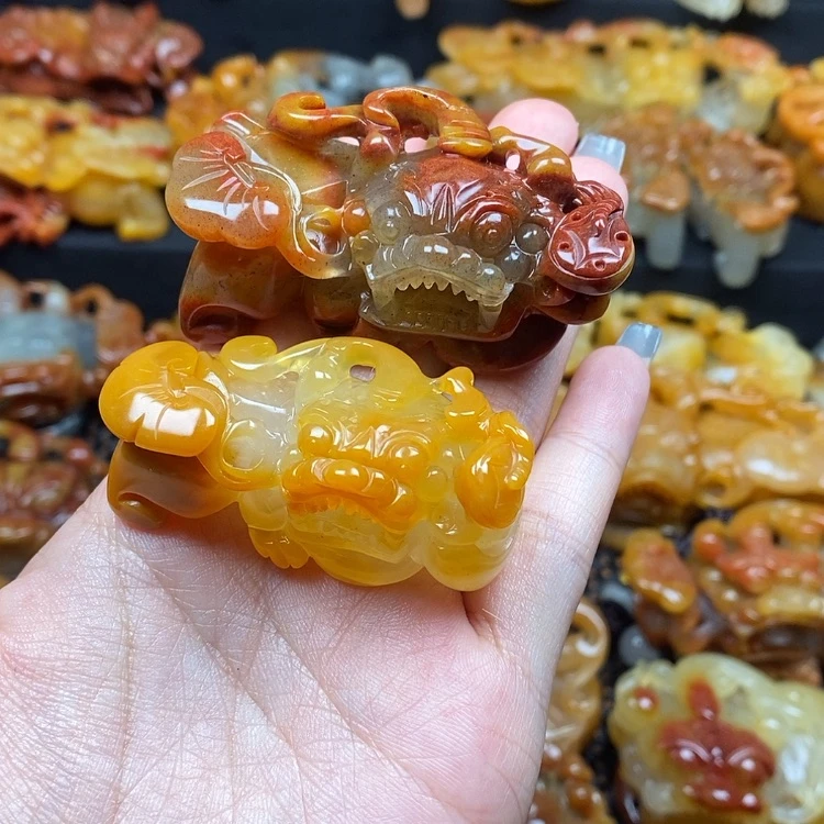 【闪购商品】石英质玉（黄龙玉）颈饰未镶嵌威****宿