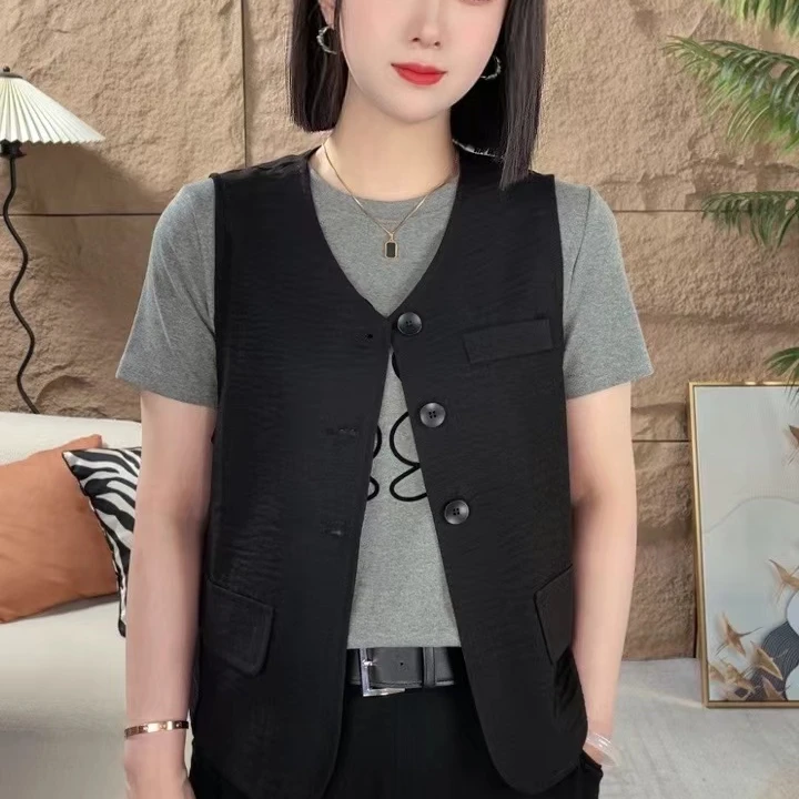 新减龄休闲女士马甲V领马夹减龄显瘦单排扣时尚显瘦显气质百搭款