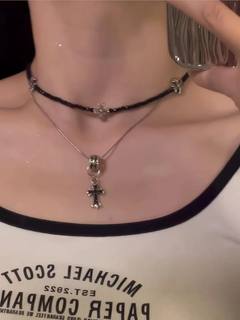 铜合金亚克力项链 甜酷十字架吊坠串珠双层拼接项链时尚气质百搭