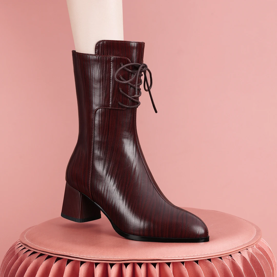 梵芮诗2024年新款冬季尖圆头舒适韩系原创绑带设计粗跟中靴-J1179