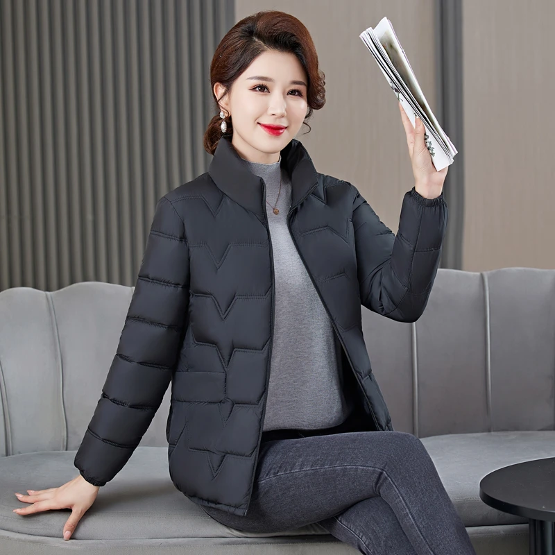 轻薄棉服女短款新款棉衣中老年妈妈装修身显瘦小棉袄冬装加厚外套