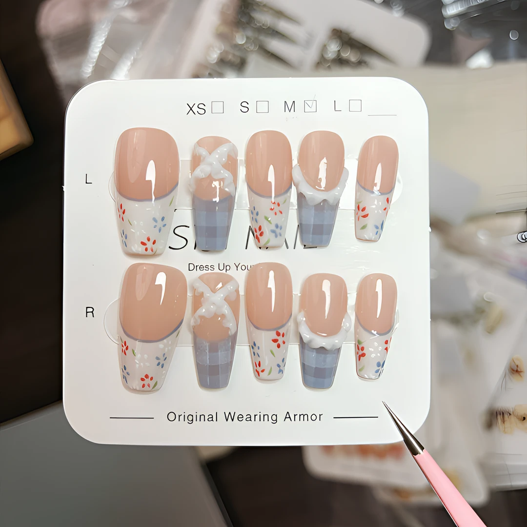 SIJI【可心萝莉】手工穿戴甲手绘小香风纯手工蓝格小清新时尚上新