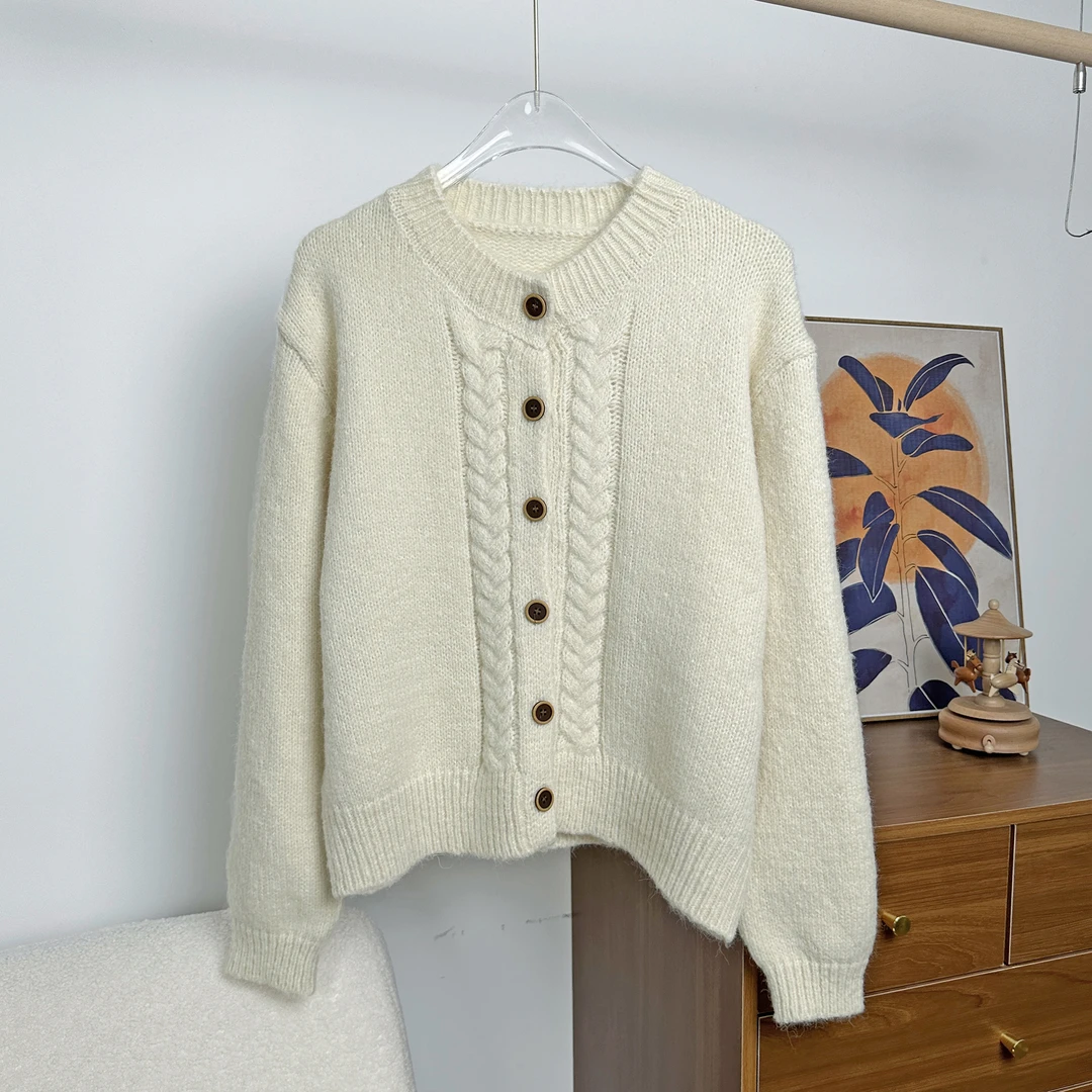 [曲奇]秋冬季复古文艺感针织毛衣木扣开衫