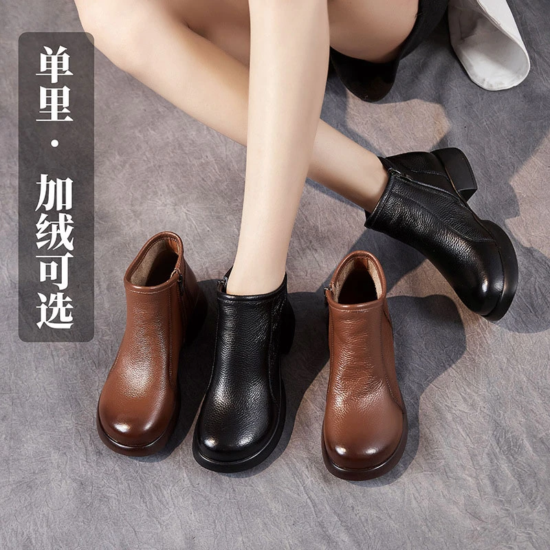 真皮妈妈鞋棉鞋秋冬新款短靴单靴中老年妇女软底中年加绒平底皮鞋
