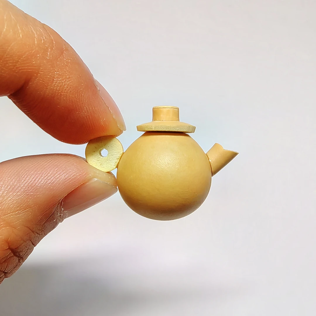 葫芦小茶壶把把壶，壶嘴和壶身相通，盖子可以打开，小巧精致