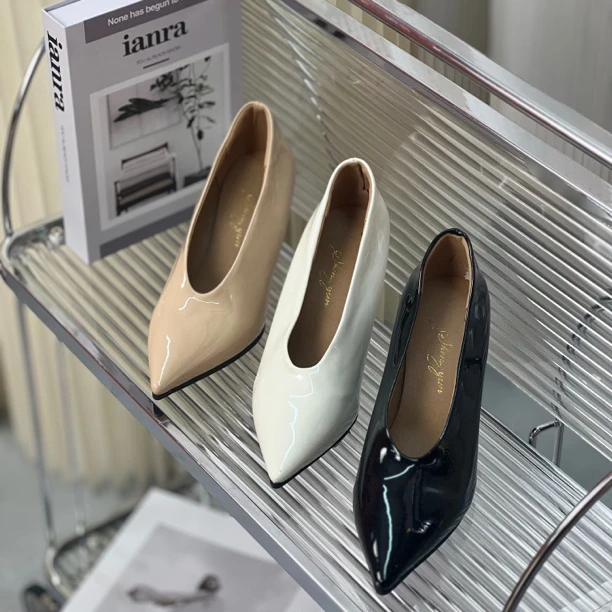 新疆 2025坡跟女鞋单鞋时尚百搭粗跟高跟尖头浅口2023-6