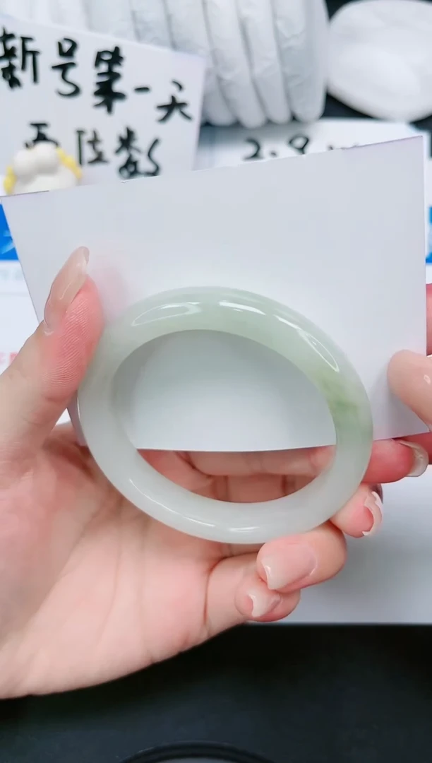 【闪购商品】石英质玉手镯未镶嵌K216-56