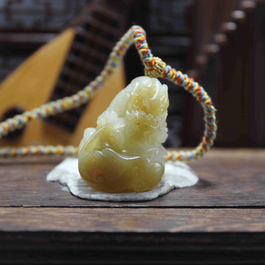 和田玉----龙形吊坠