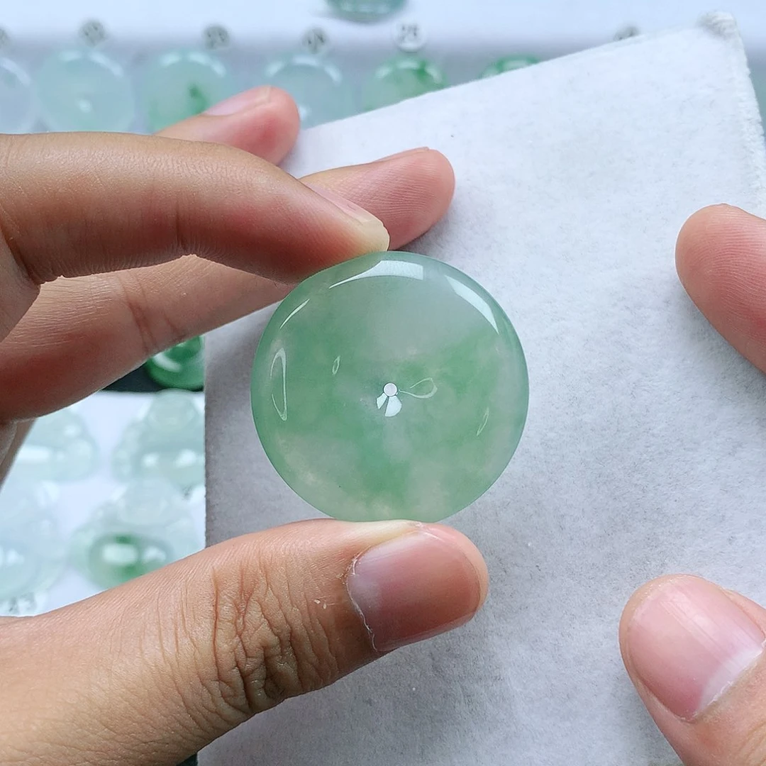 【闪购商品】翡翠颈饰未镶嵌翡翠吊坠
