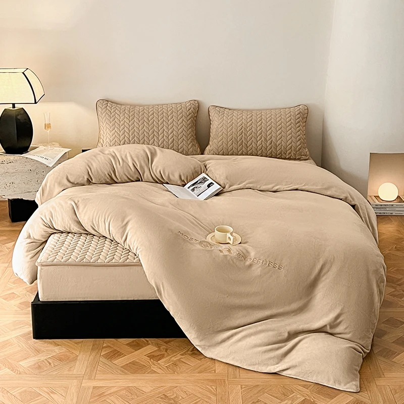 冬季简约牛奶绒刺绣加厚夹棉床笠