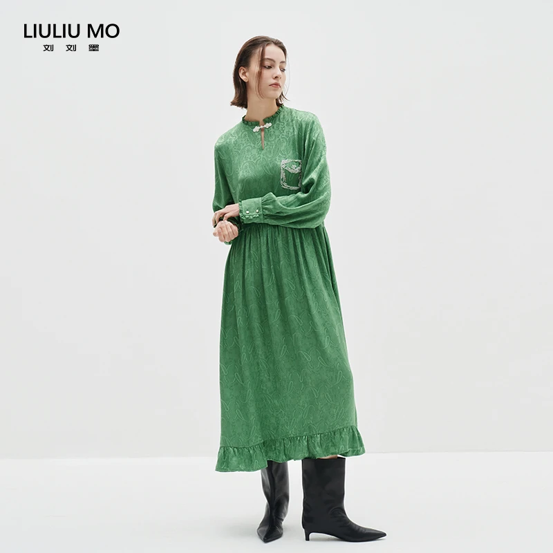 刘刘墨轻奢高端砂绿色提花暗花珠绣长款宽松连衣裙高贵上档次女装