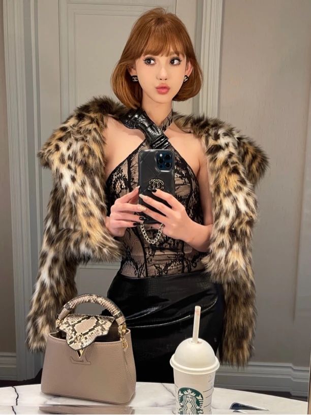 ChiclyNana  清冷感年轻款豹纹环保皮毛一体短款翻领毛毛外套