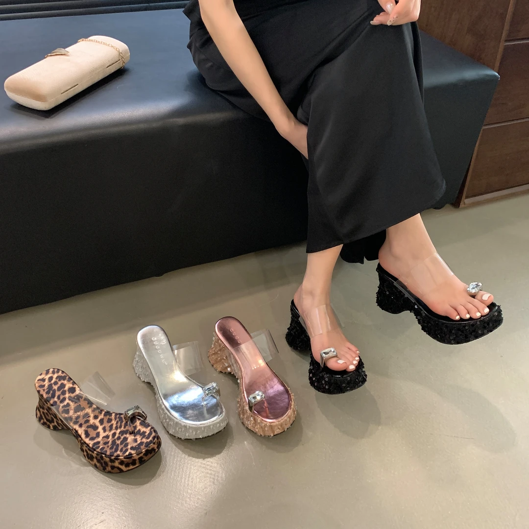 仙女风网红时尚粗跟闪闪片圆头坡跟松糕底一字带凉拖鞋女外穿厚底