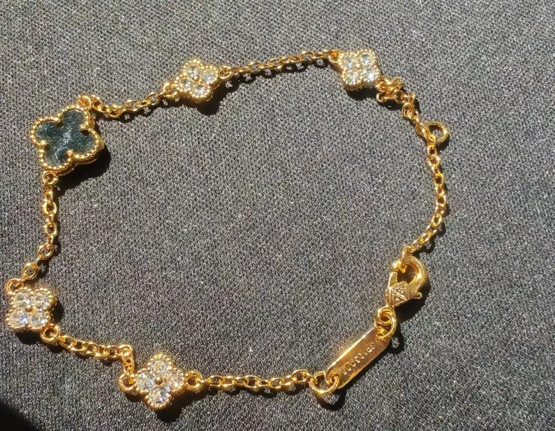 B08   750小众时尚百搭四叶草手链