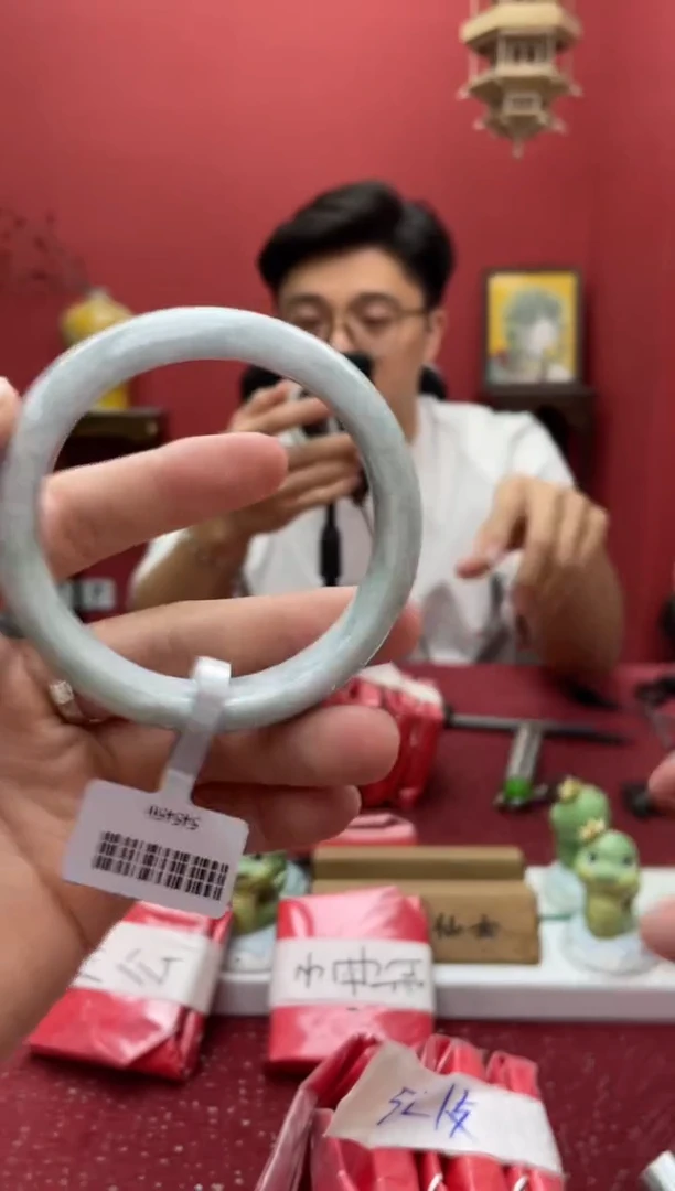 【闪购商品】翡翠手镯未镶嵌2手镯