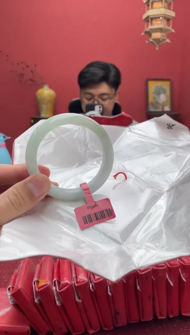 【闪购商品】翡翠手镯未镶嵌1手镯