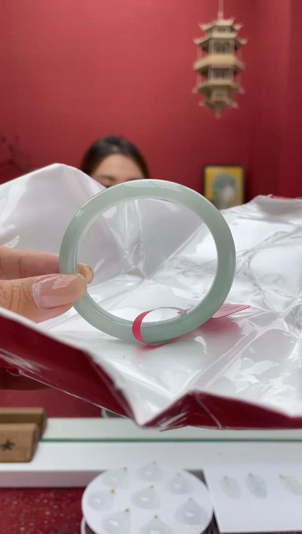 【闪购商品】翡翠手镯（贵妃镯）未镶嵌11手镯