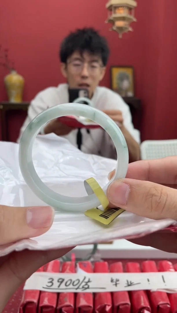 【闪购商品】翡翠手镯未镶嵌1手镯